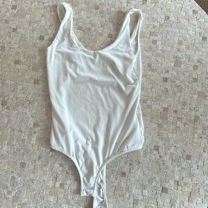Dee Elly white bodysuit, size xs